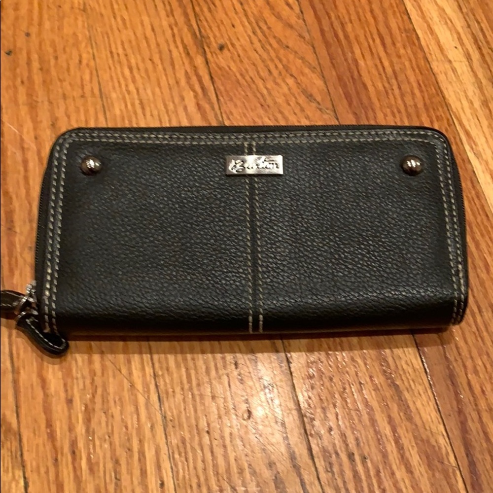 Buxton Genuine Leather Zipper Wallet